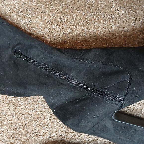 Unisa black knee high chunky heeled boots size 9.5 - Picture 4 of 16